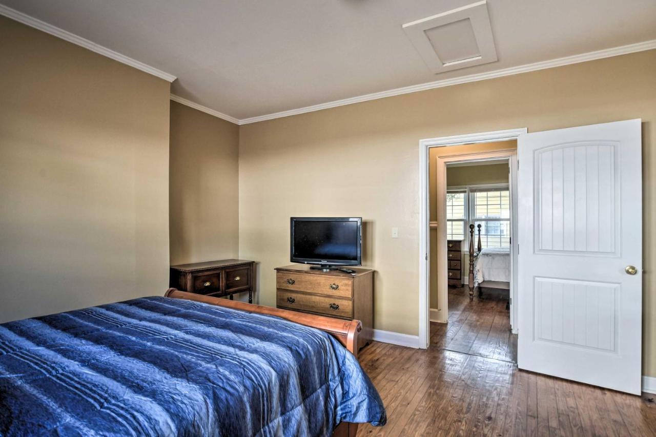 Cozy About 2 Mi To Downtown! Ferienhaus