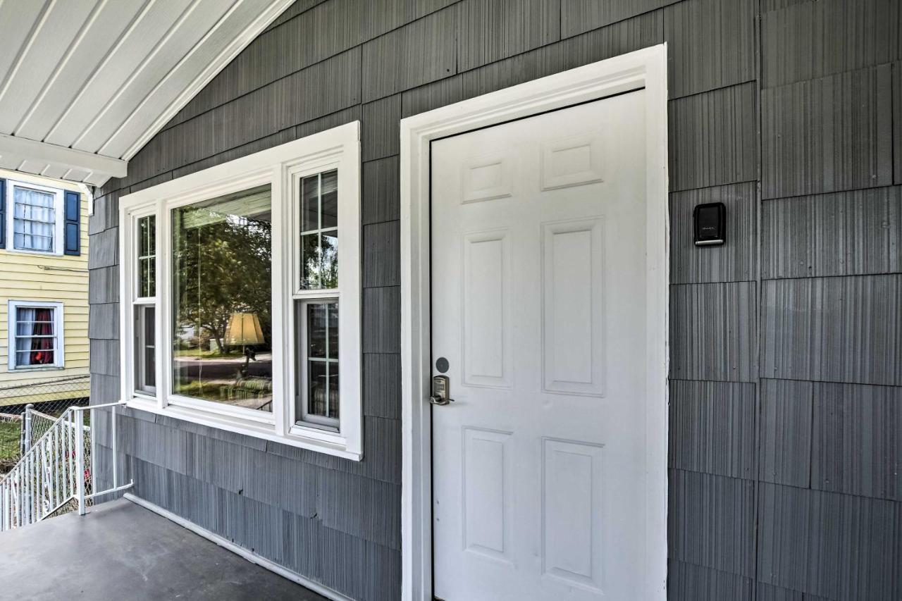 Ferienhaus Cozy About 2 Mi To Downtown!